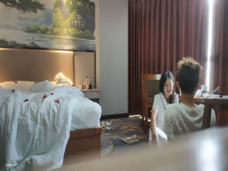 [持久哥探花]，下午约21岁大学生，眼镜妹清纯可爱，单纯缺少性经验1