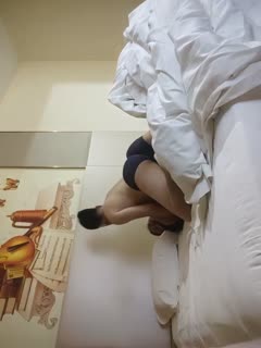 [爱情故事]，最新拿下新良家，漂亮温柔，少妇正是如狼似虎的时刻，欲拒还迎下午钟点房春宵一刻