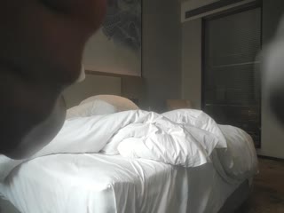 [良家故事]，偷拍，网恋 新认识中年女吃饭 酒店聊天，男主心想躺在床上因该能操了_20220702_113003