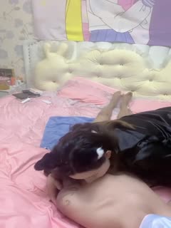 合肥娇娘：疼就说啊宝贝，没有想被妈妈把逼操烂的，想被妈妈玩射的！