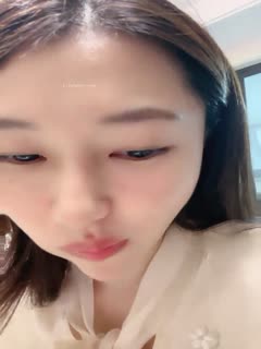 重磅！重庆某集团公司白领~[小兔丫丫]极度反差~刺激！~~✨✨✨--聊前男友打野战，在K做-690第04集