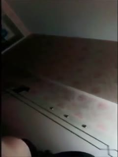 国产风骚妩媚的赵君瑶和直男互相握着对方的鸡巴恋恋不舍吃起来，好得劲，直男把美妖吃爽了等他来操射！