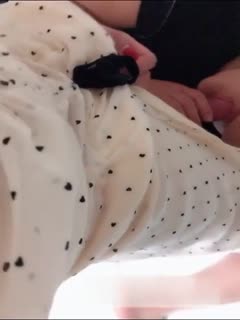 国产肤白貌美的张思妮跟女孩互舔对方隐私部位，叫女孩不要拿脚玩了，赶紧用手拿出来帮我舔高潮吧 贼刺激！