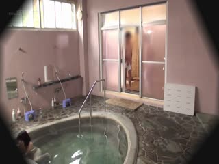 OKYH-029 れん[21] 推定Eカップ 伊豆長岡温泉で見つけた女子大生 タオル一枚 男湯入