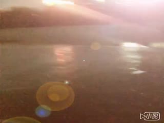 ‘美少女’金美娜 傍晚的海滩露出打飞机，还有各种美女出没，趁不注意掏出大屌就开始撸 晚霞真美呀！