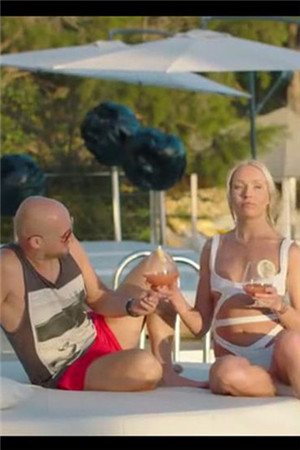 Grays-富豪人妻的淫乱假日_[黑白配，双插]