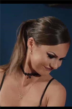 Tina_Kay-邻家老鸨_1_[爆乳，丰臀]