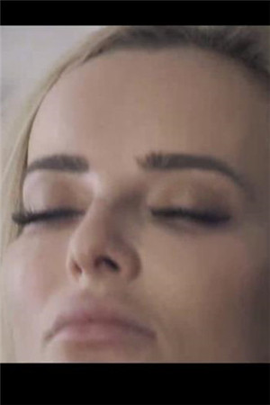 Button-享受片刻温柔_[唯美，丰臀]