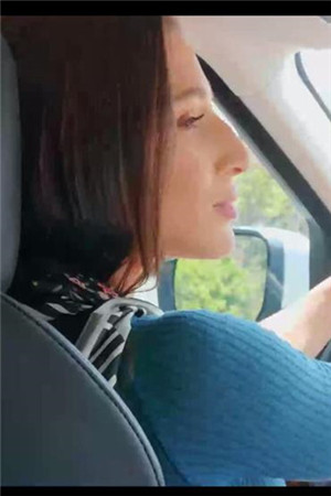 Danger-人妻大战搭车男_[深喉，丰臀]