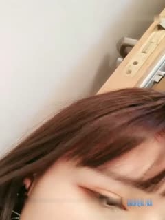 高颜值短发萌妹子[KIKI]跳蛋自慰喷水，无毛粉穴塞入震动呻吟娇喘非 常诱人，很是诱惑喜欢不要错过