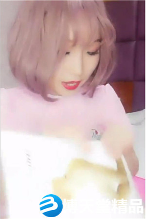 [国产剧情]V2BA - SWAG中国风肚兜迎新年~咚咚隆咚锵~被幸运干爹激烈抽插~爽到都快出镜了~