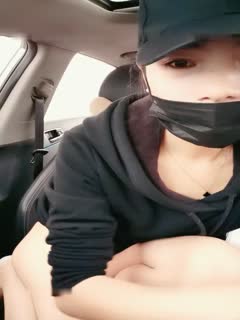 小可爱平台[原卡哇伊]颜值不错御姐主播薇薇的薇1103直播大秀车内激情自慰十分诱人