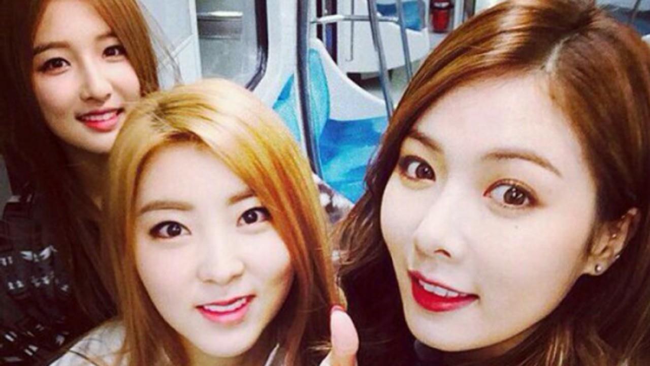 [超劲爆门事件]疑似韩国艺人炫雅[??]卧室变换体位纵情啪啪v