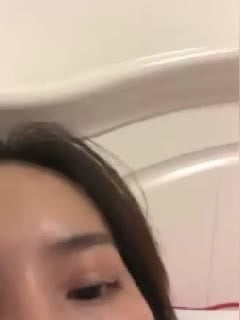 [财子撩妹]冒充土豪撩妹视频9月礼包-假装打钱忽悠三个妹子，嫩妹人妻熟女全部脱光自慰，套路厉害值得学习第01集