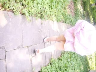 微博网红少女嫩妹[萌萌的奶卉&闺蜜]罕见露脸热闹的公园踏青真空露出套图54P 视频1V