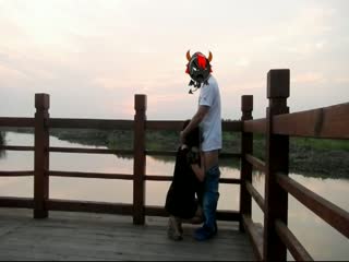 《典藏✅绝版✅分享》户外露出界鼻祖！曾火遍全网的美臀反差人妻[人间精灵]景区人前放肆露出