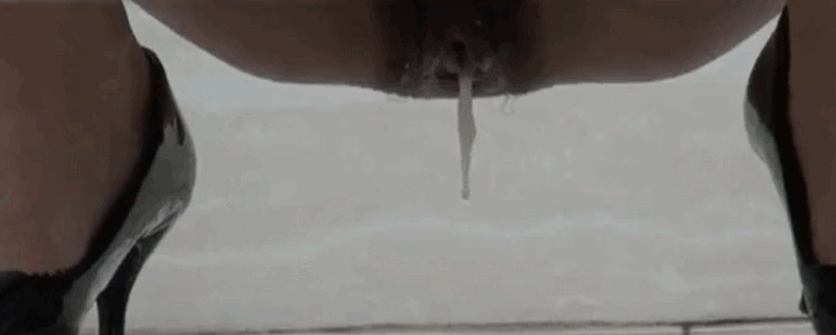 性感女人在公共场合射