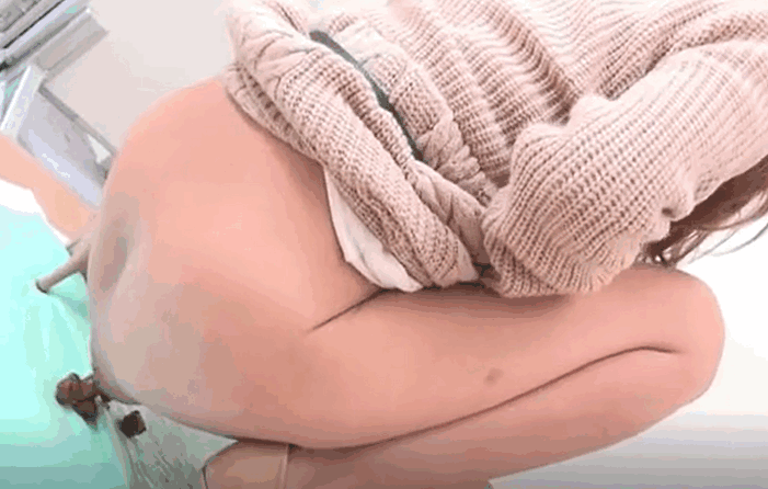 华丽的日本女孩和地板