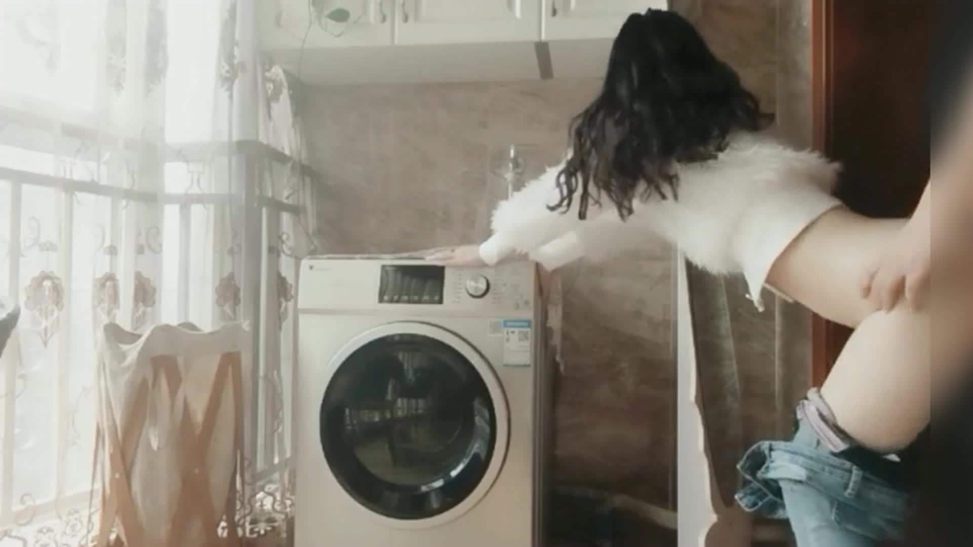 国产剧情，弟弟把亲姐